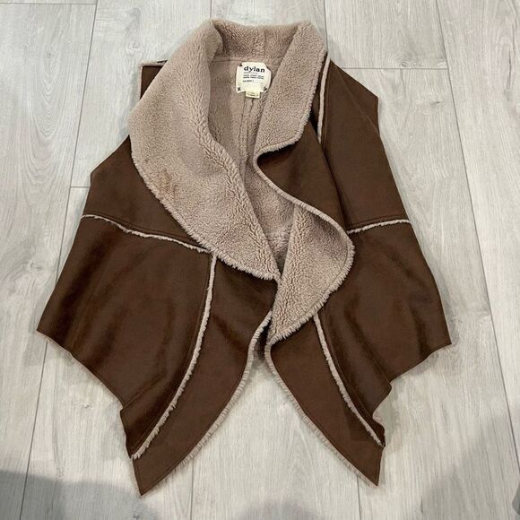 DYLAN Women's L Brown Faux
Vegan Suede Shearling Cozy Open
Front Vest - Picture 3 of 8